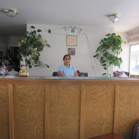 Budget Inn Fairport Extérieur photo