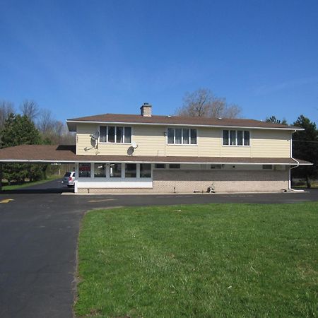 Budget Inn Fairport Extérieur photo