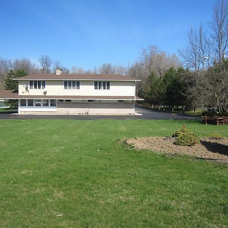 Budget Inn Fairport Extérieur photo