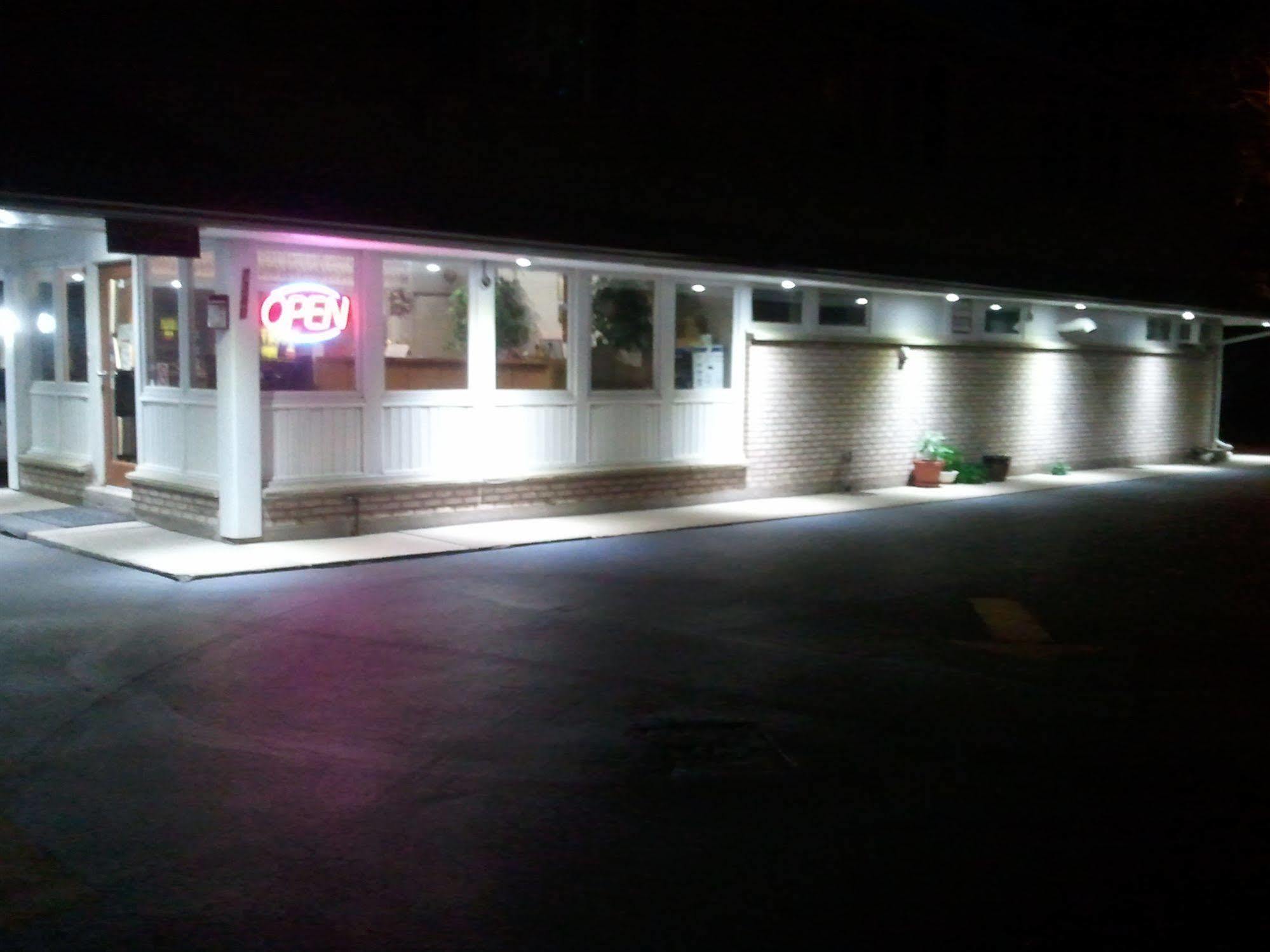 Budget Inn Fairport Extérieur photo