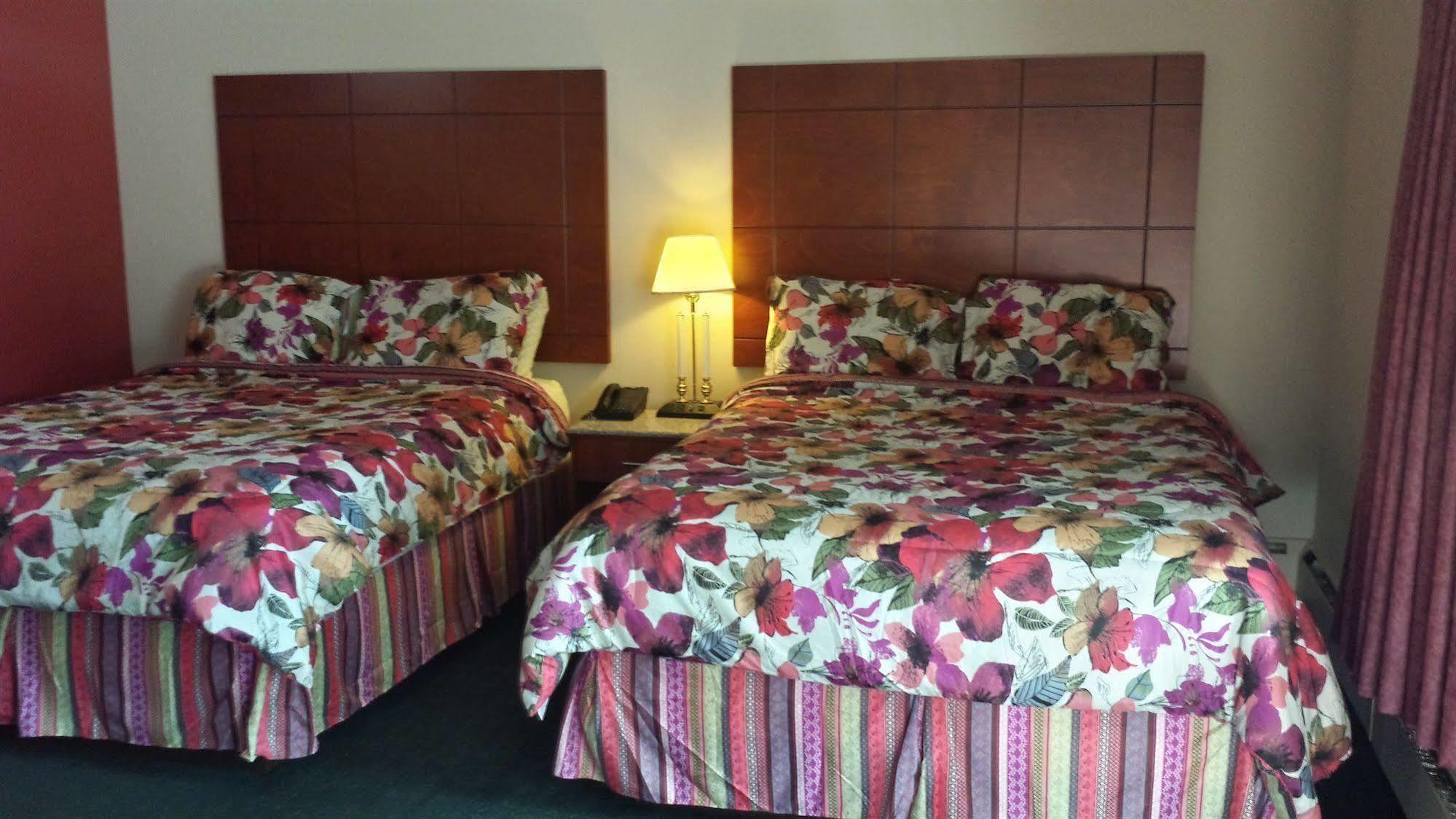 Budget Inn Fairport Extérieur photo